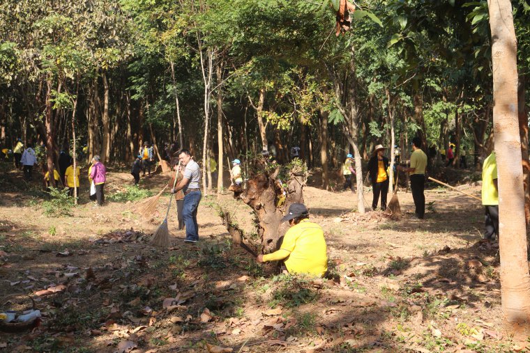 ภาพกิจกรรมบำเพ็ญสาธารณประโยชน์ "เราทำความดีด้วยหัวใจ" เมื่อวันที่ 5 ธันวาคม 2562 ณ โรงเรียนบ้านไผ่(วันครู 2503) สหกรณ์การเกษตรรัตนบุรี จำกัด นำโดยนายอุบล อรรคบุตร ตำแหน่งประธานกรรมการ กรรมการ และเจ้าหน้าที่ได้ไปร่วมกิจกรรมบำเพ็ญสาธารณประโยชน์
